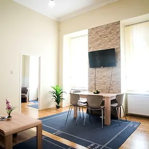 Régiposta Street- Center Apartamento Budapest